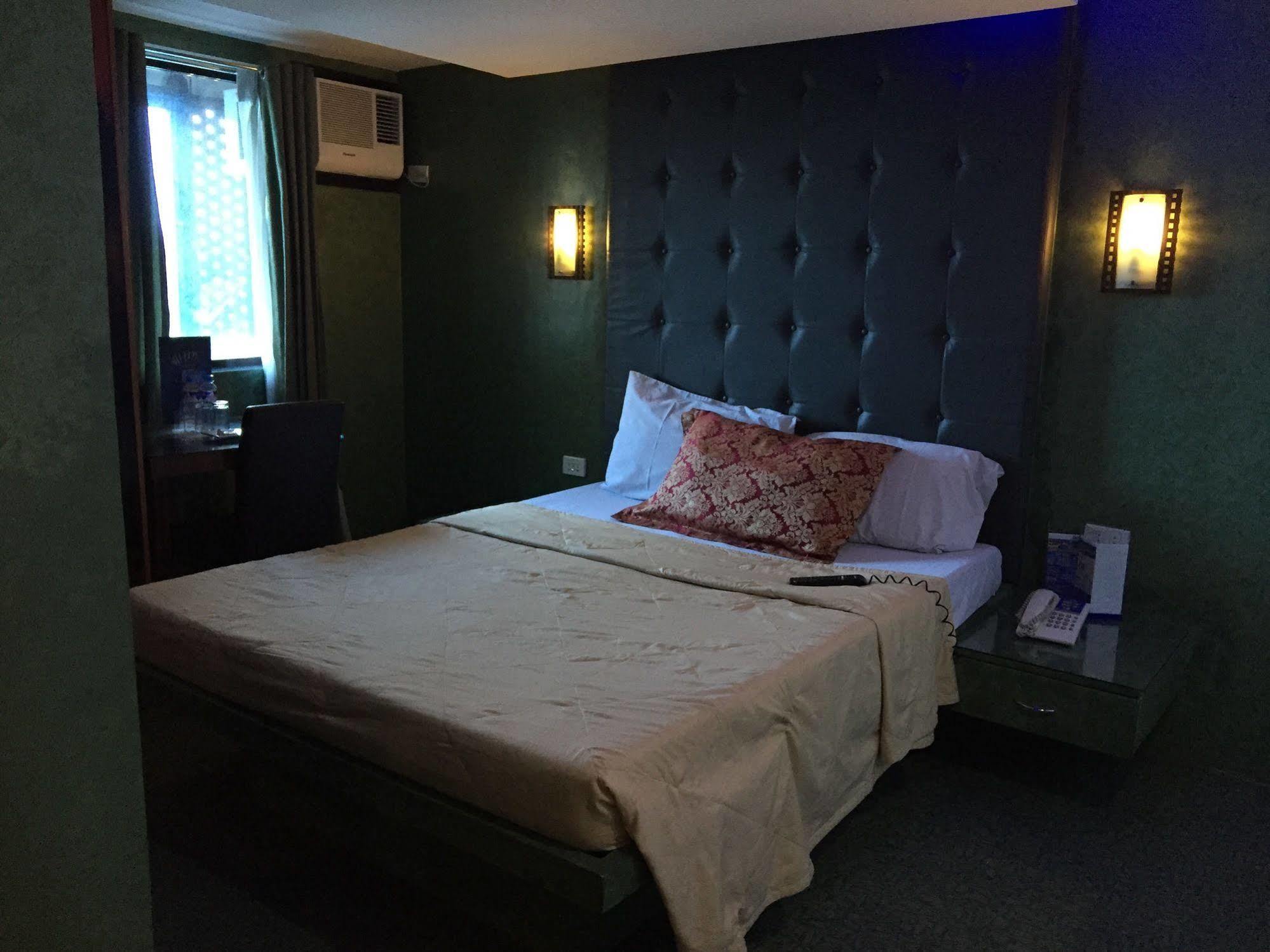 Icon Hotel Manila Eksteriør billede