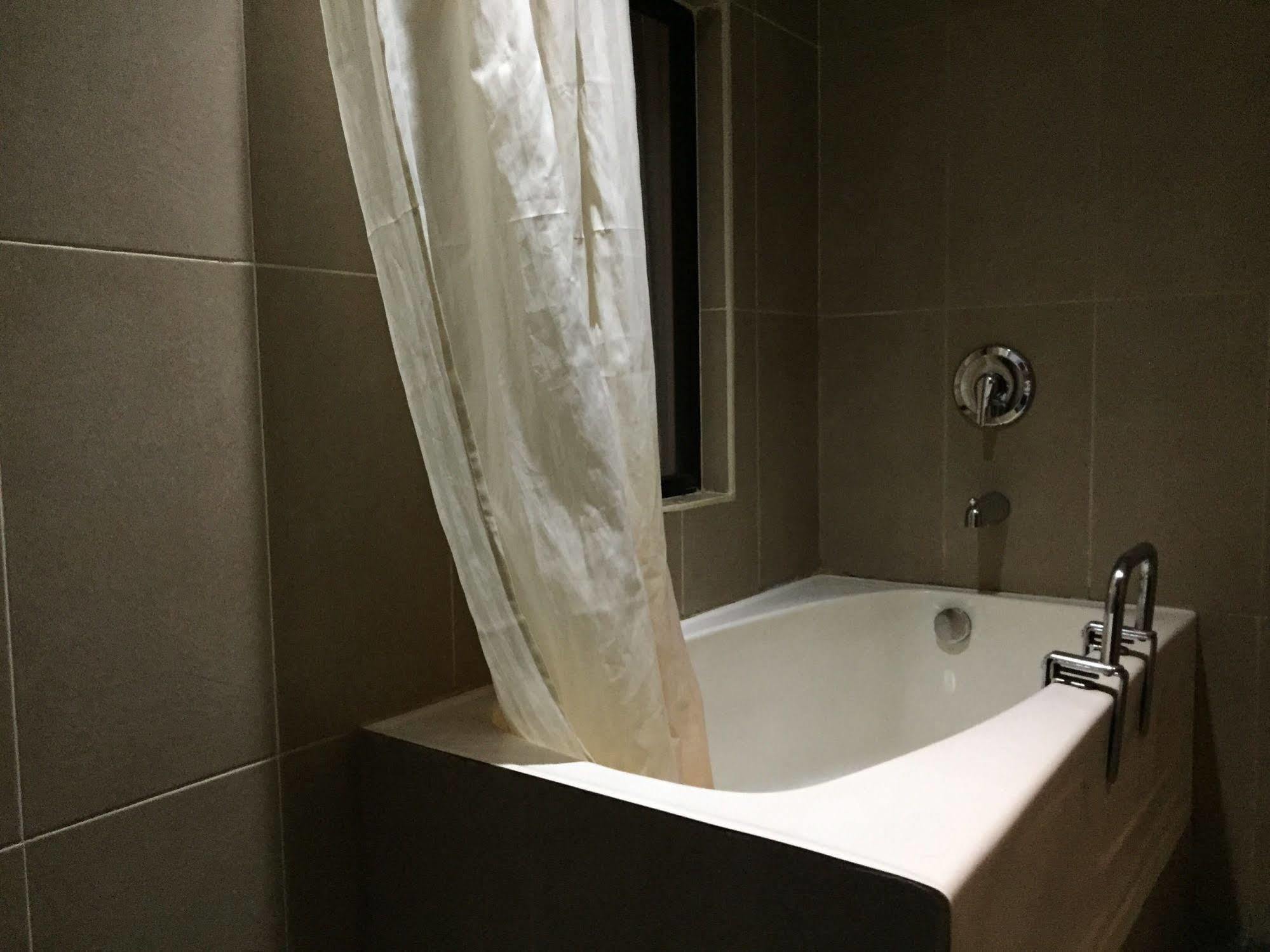 Icon Hotel Manila Eksteriør billede